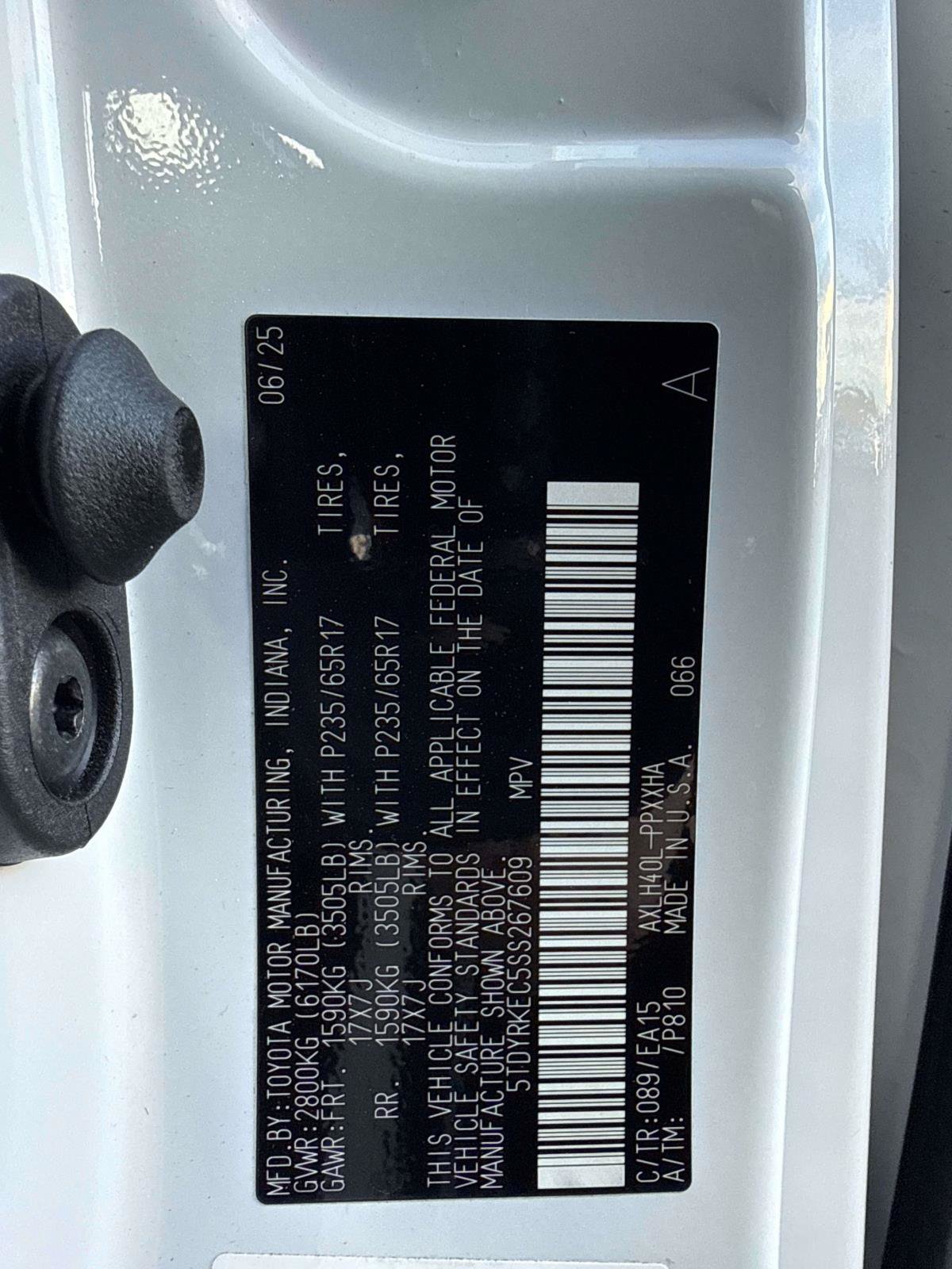 Used 2025 Toyota Sienna XLE FWD image 29