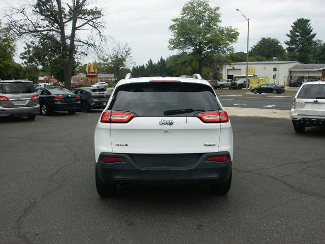 Used 2018 Jeep Cherokee Latitude Plus AWD/4WD image 4