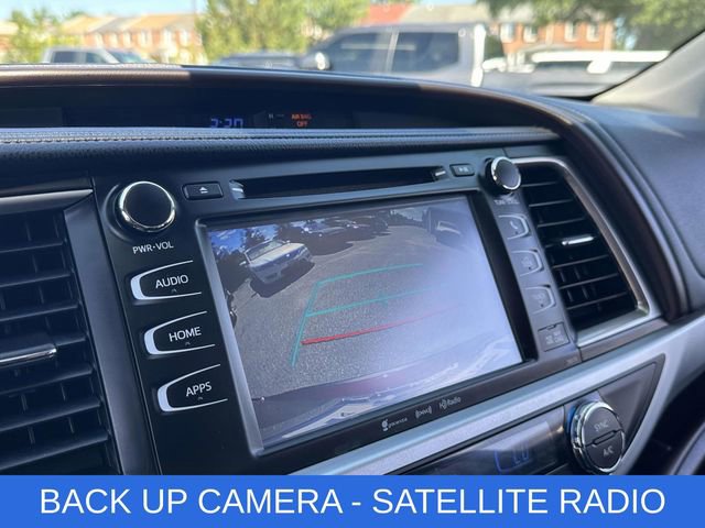 Used 2018 Toyota Highlander XLE AWD/4WD image 4