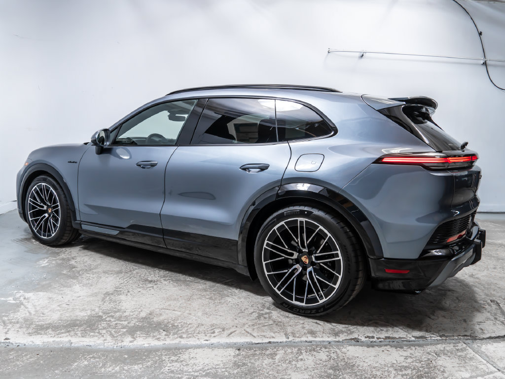 New 2026 Porsche Cayenne Electric AWD/4WD image 2