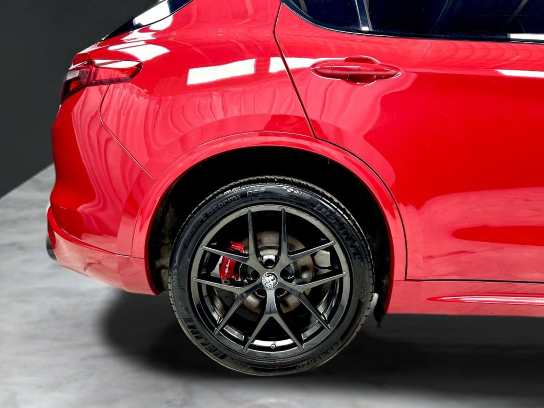 Used 2020 Alfa Romeo Stelvio Ti w/ Nero Edizione AWD/4WD image 39