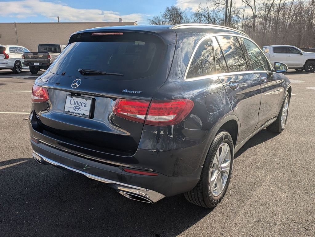 Used 2018 Mercedes-Benz GLC 300 4MATIC image 5
