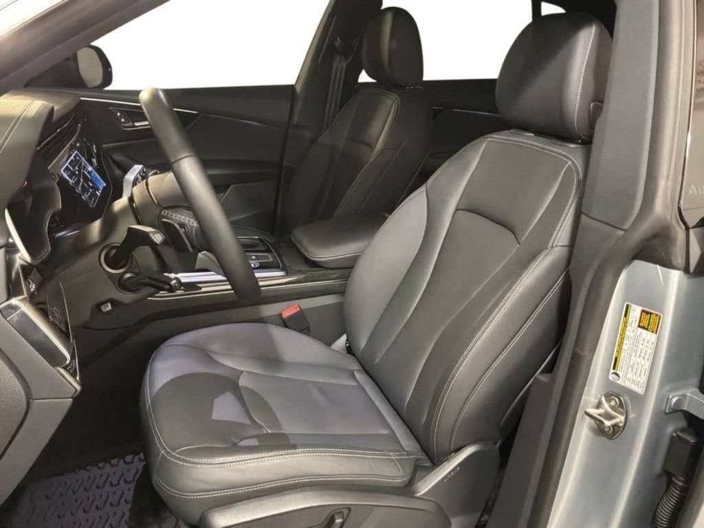 Used 2025 Audi Q8 Premium w/ Convenience Package AWD/4WD image 5