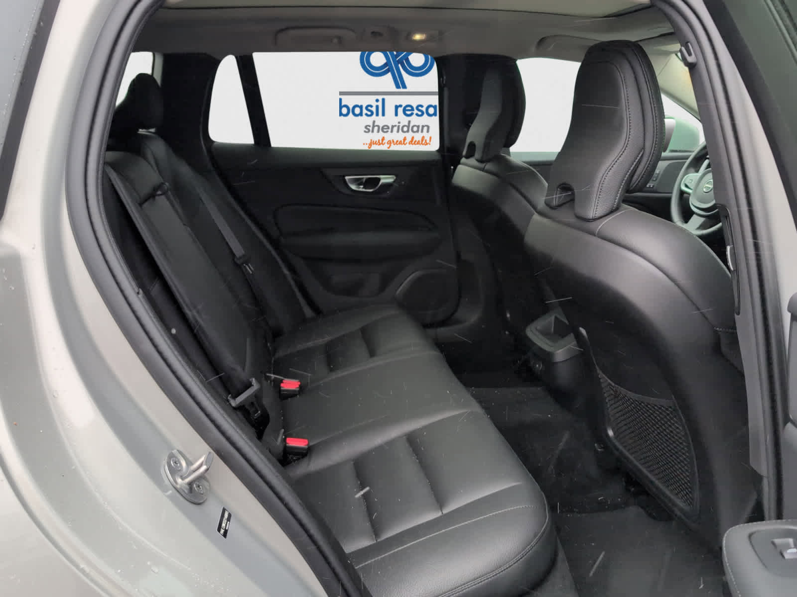 Used 2025 Volvo V60 B5 Cross Country Plus image 19