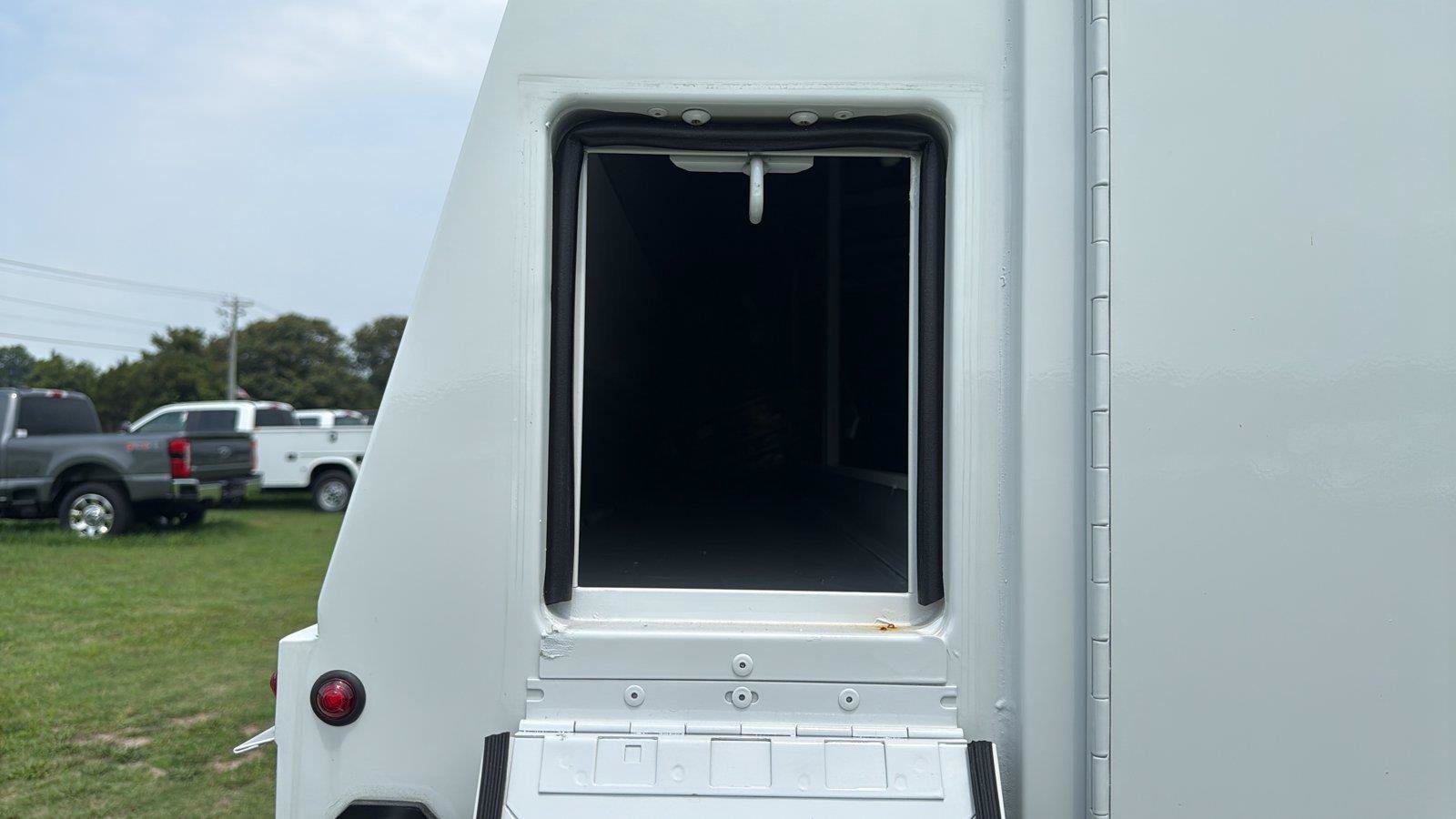 New 2027 Ford E-350 and Econoline 350 Super Duty w/ Power Equipment Group RWD image 15