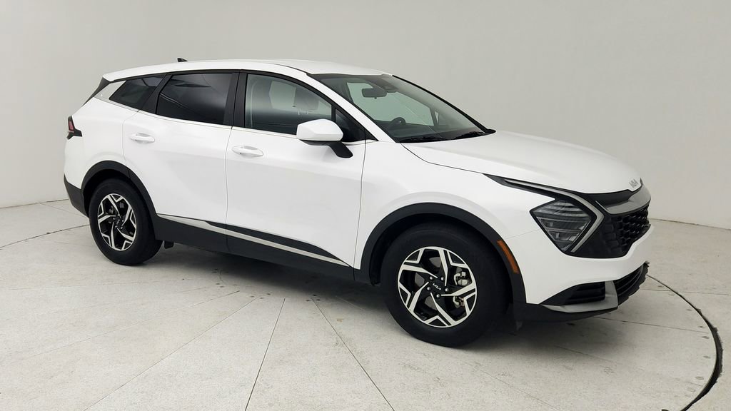 Used 2025 Kia Sportage LX FWD image 1