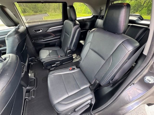 Used 2018 Toyota Highlander Limited AWD/4WD image 16
