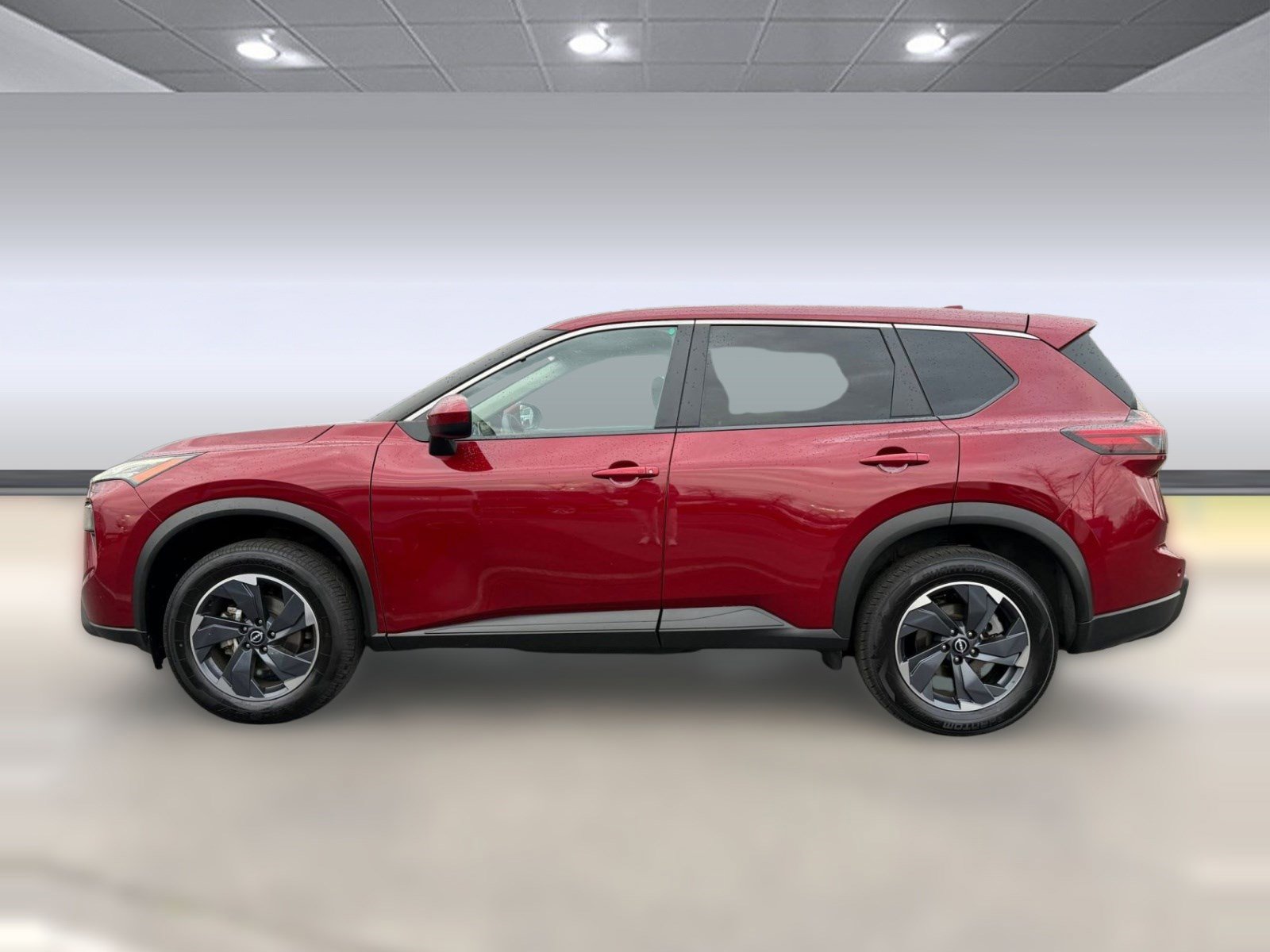 Used 2024 Nissan Rogue SV image 2