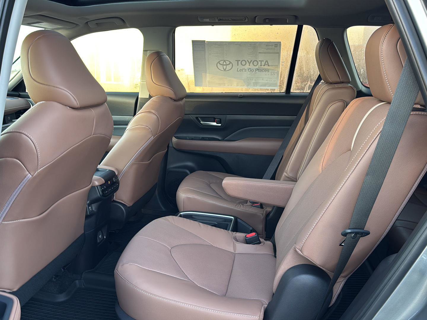 New 2026 Toyota Grand Highlander Platinum image 9