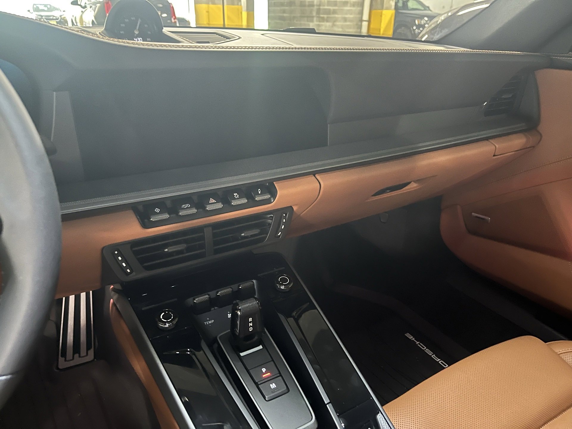 Used 2025 Porsche 911 Carrera image 4