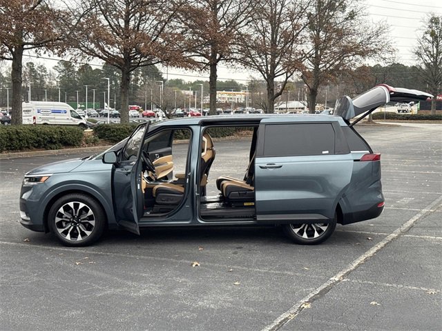 Certified 2024 Kia Carnival EX image 10