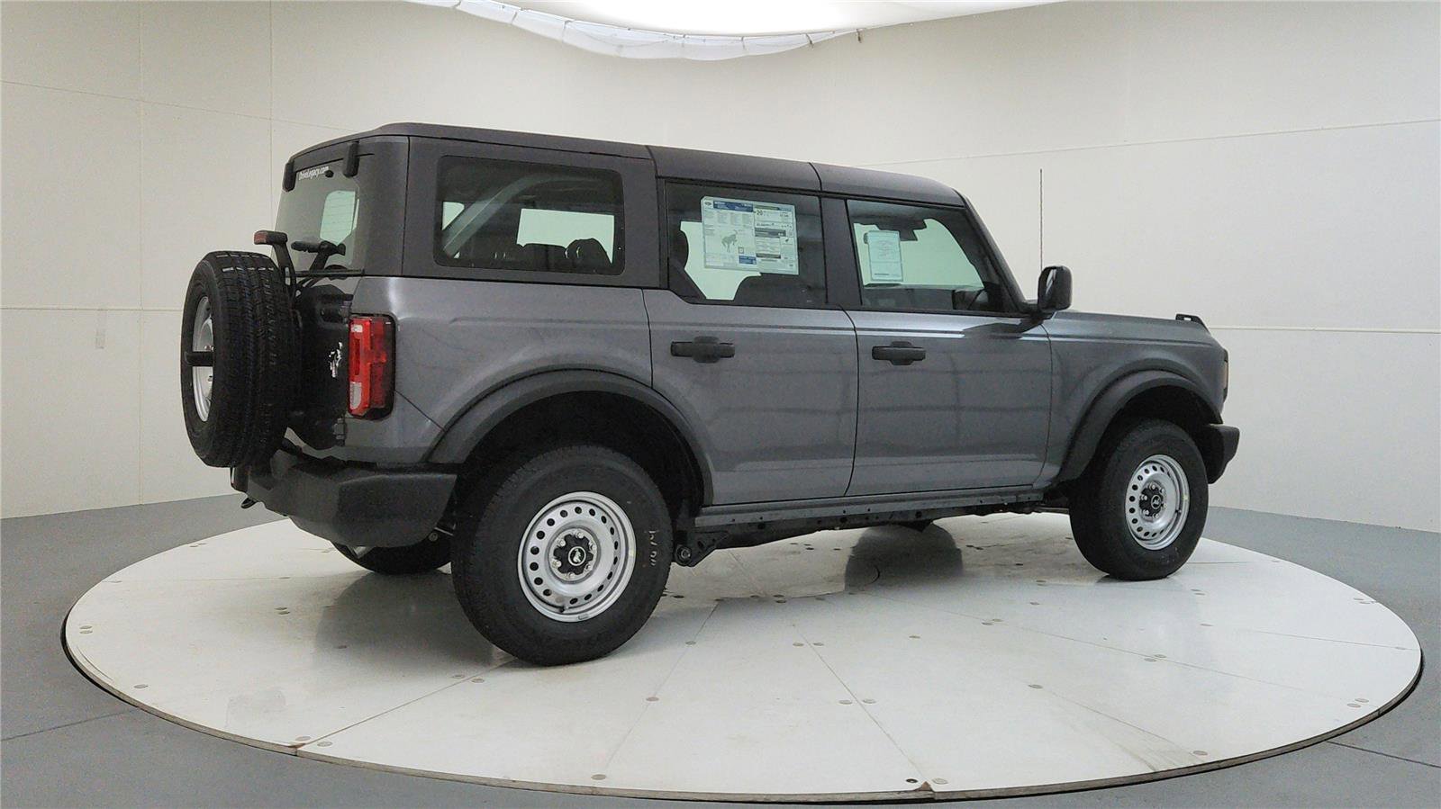 New 2025 Ford Bronco 4-Door image 8