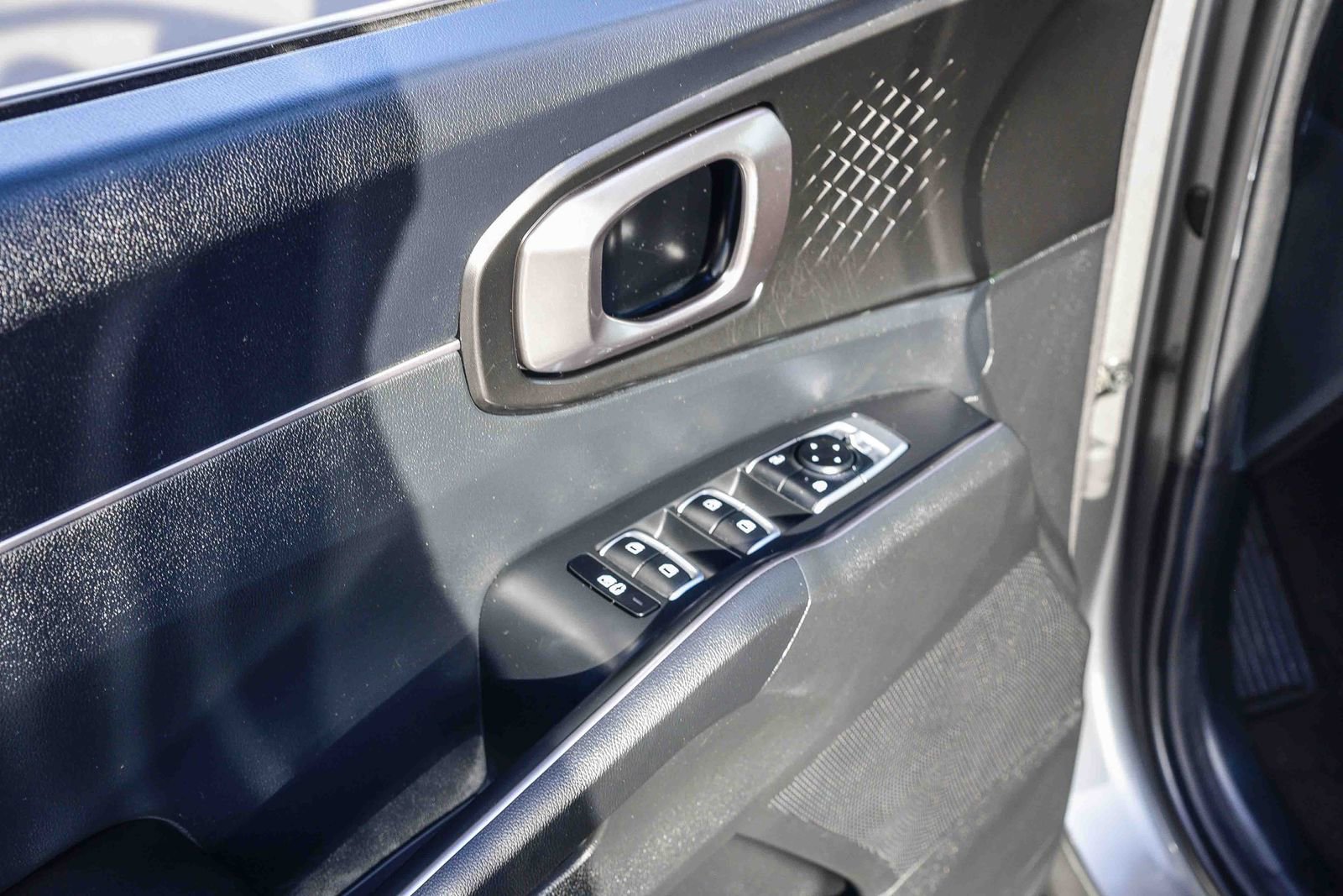 Used 2024 Kia Sorento EX w/ Panoramic Sunroof Package image 24