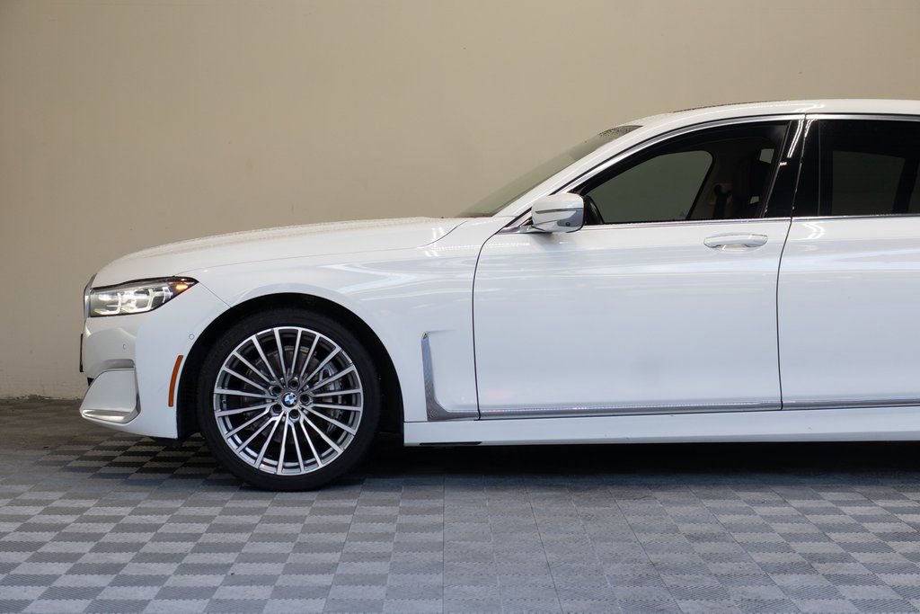 Used 2021 BMW 740i w/ Premium Package RWD image 8