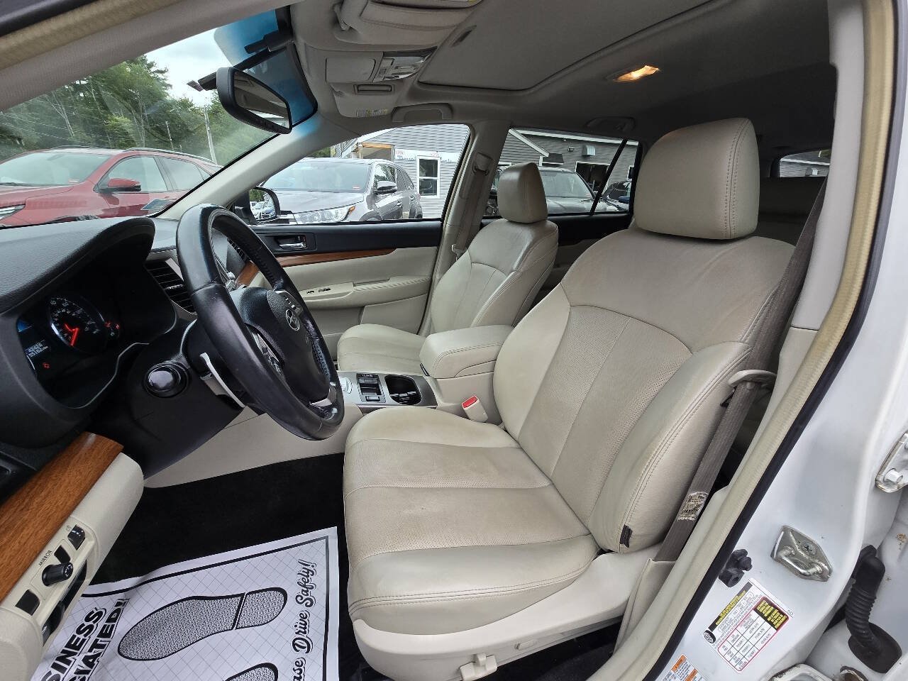 Used 2014 Subaru Outback 2.5i Limited w/ Moonroof Package AWD/4WD image 14