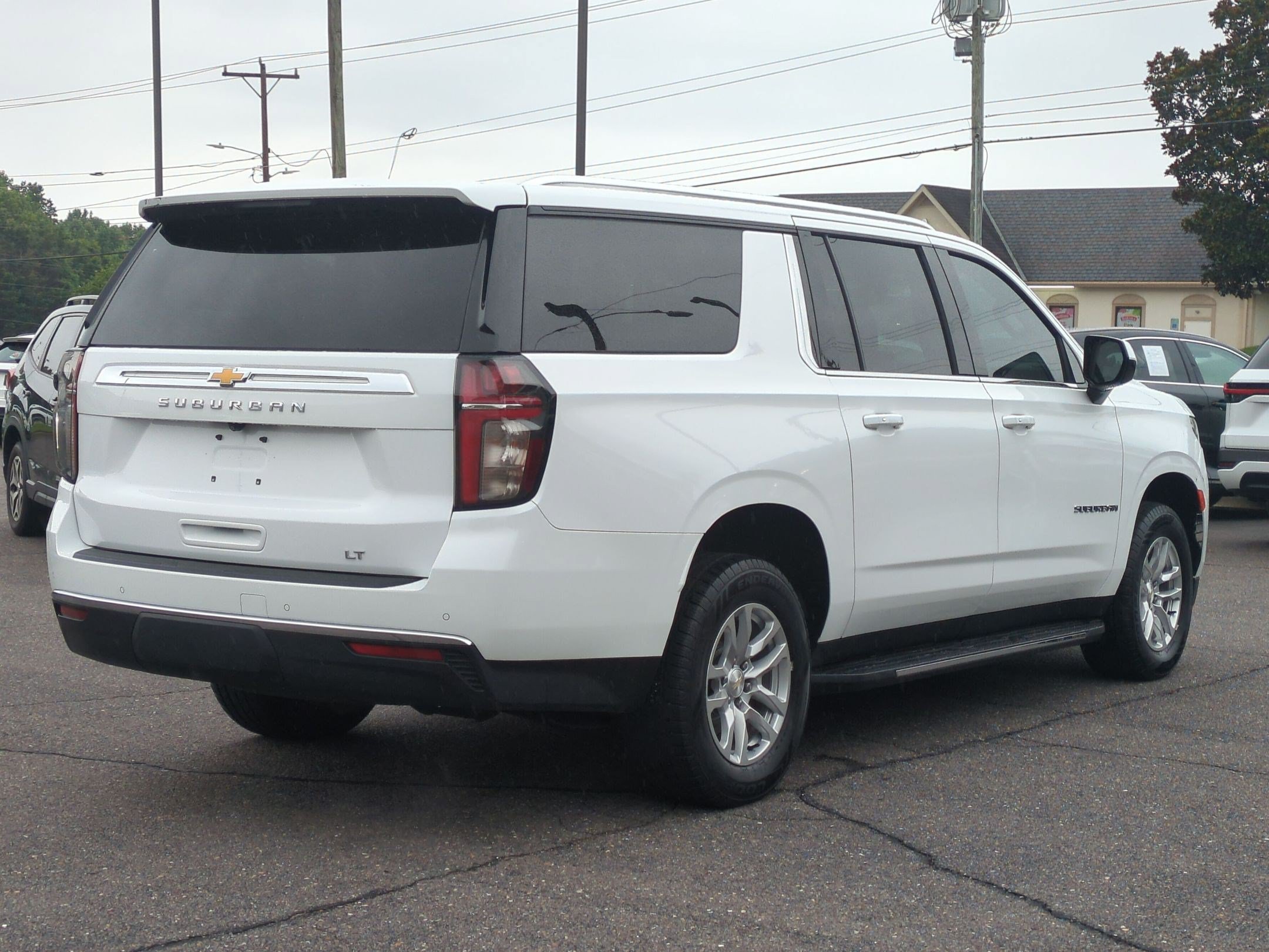 Used 2021 Chevrolet Suburban LT AWD/4WD image 2