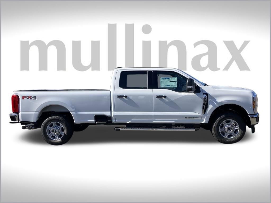 New 2026 Ford F350 XLT image 3