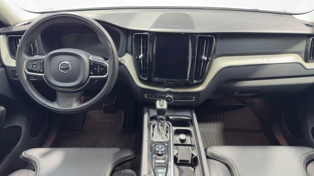 Used 2019 Volvo XC60 T5 Inscription w/ Protection Package AWD/4WD image 18