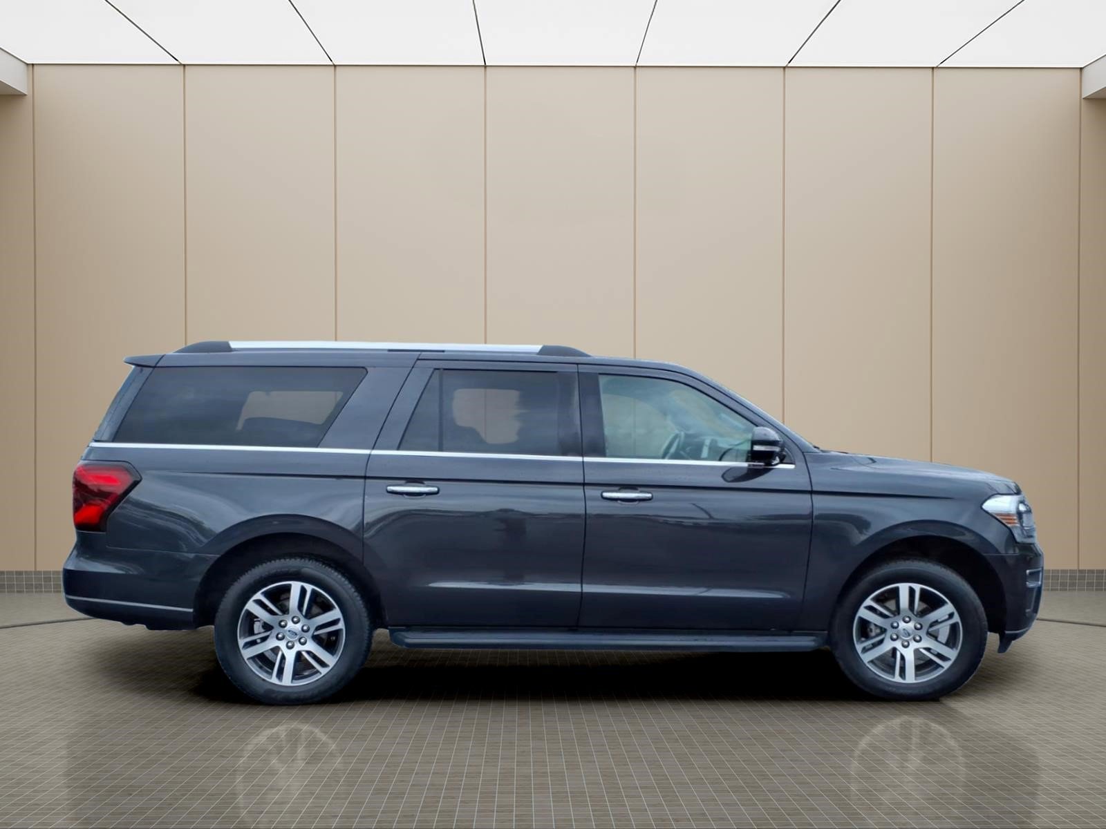 Used 2024 Ford Expedition Max Limited AWD/4WD image 5