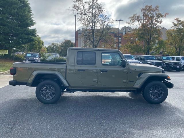 New 2025 Jeep Gladiator Sport AWD/4WD image 9