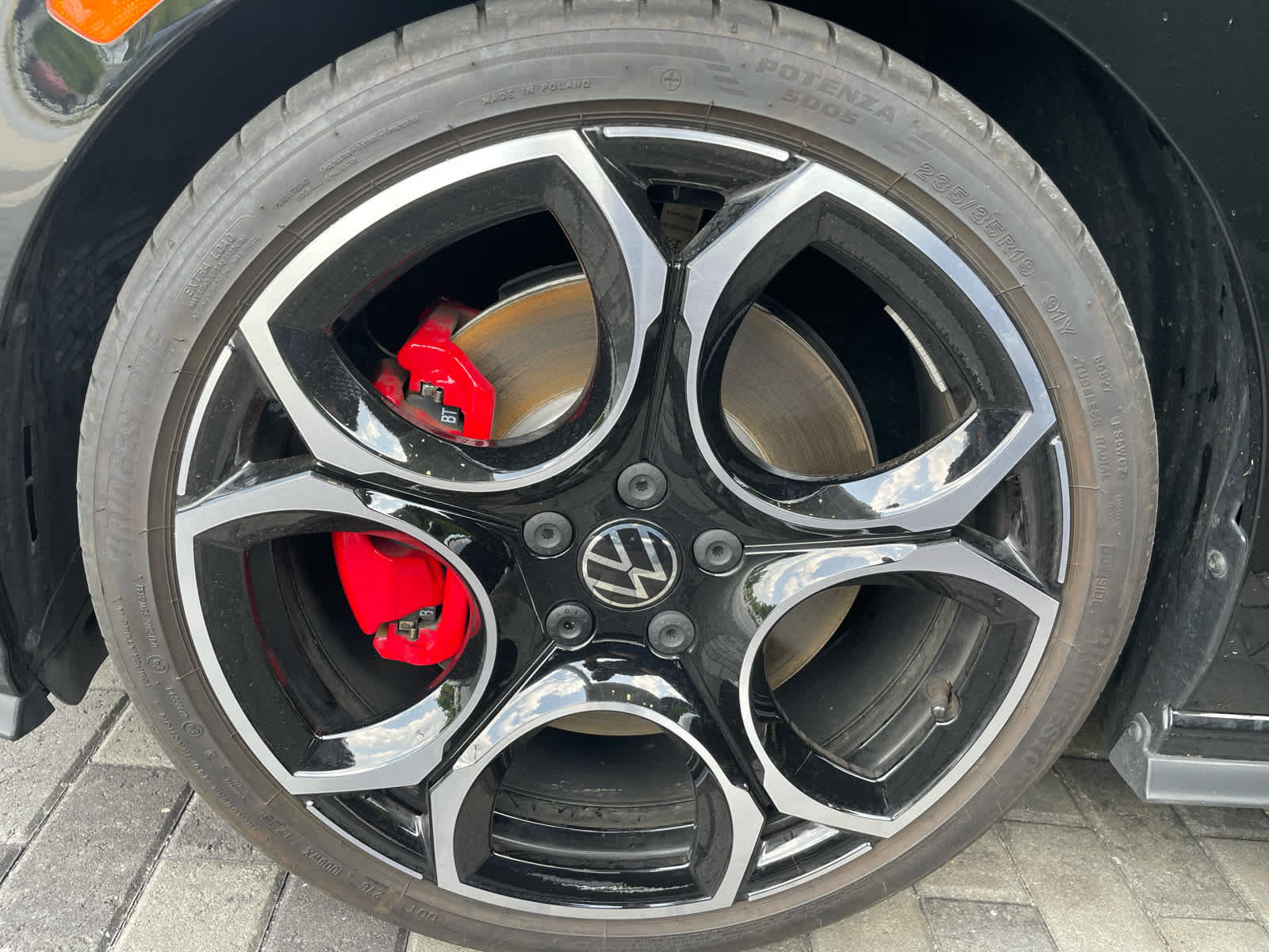 Certified 2025 Volkswagen GTI Autobahn FWD image 9