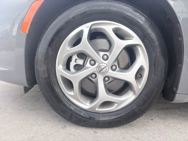 Used 2023 Chrysler Pacifica Limited image 31