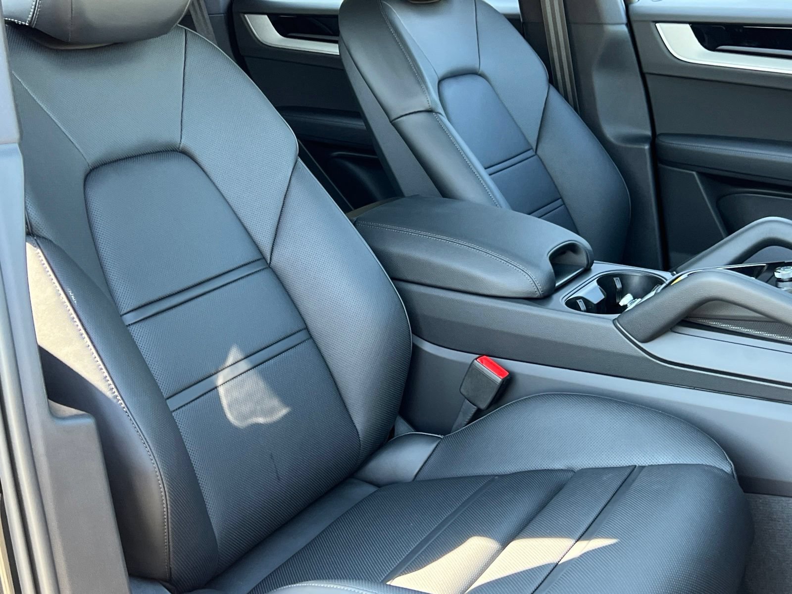 New 2026 Porsche Cayenne Coupe AWD/4WD image 15