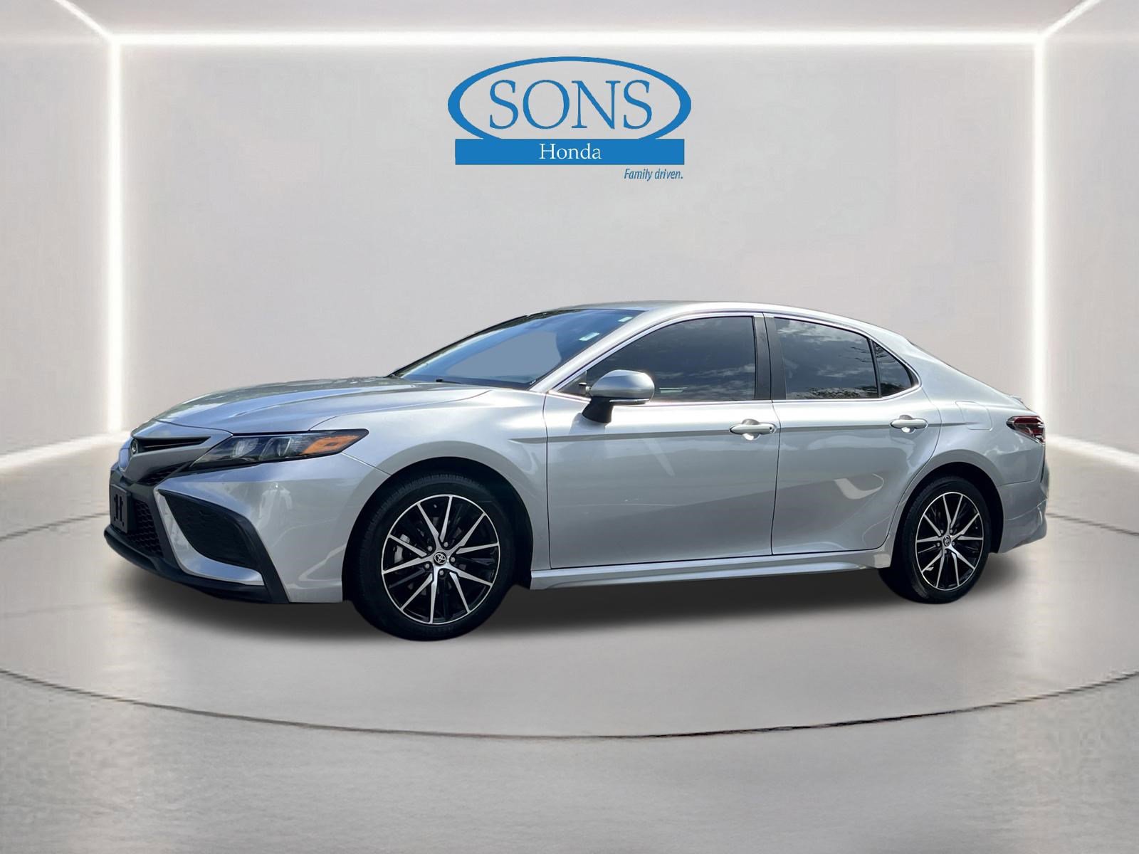 Used 2023 Toyota Camry SE FWD image 18