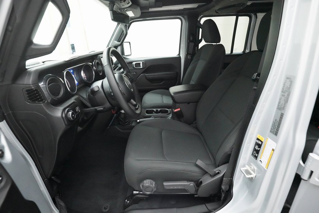 Used 2023 Jeep Wrangler Sport image 7