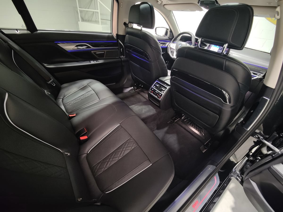 Used 2020 BMW 750i xDrive w/ Executive Package AWD/4WD image 23