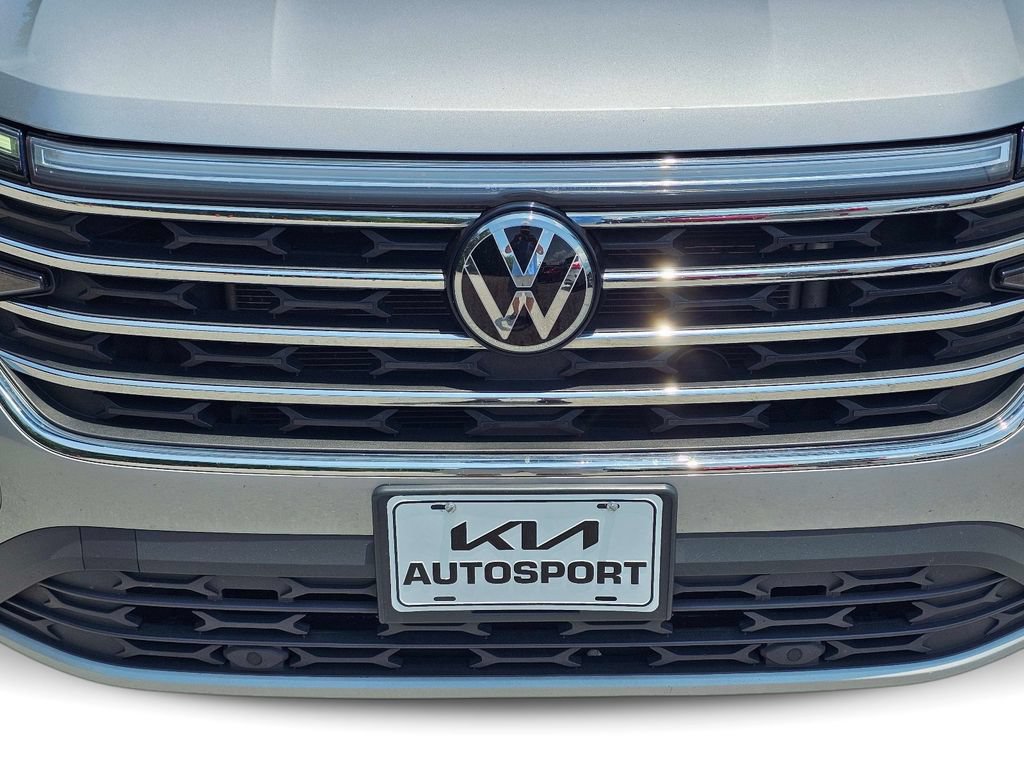 Used 2024 Volkswagen Atlas SE AWD/4WD image 3