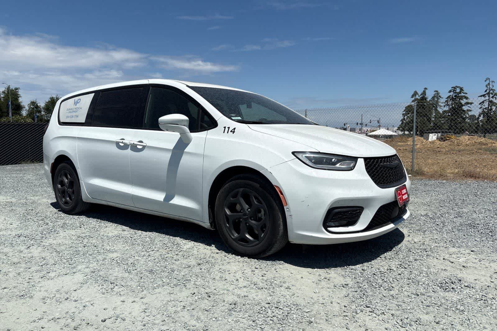Used 2022 Chrysler Pacifica Limited w/ S Appearance Package FWD image 10
