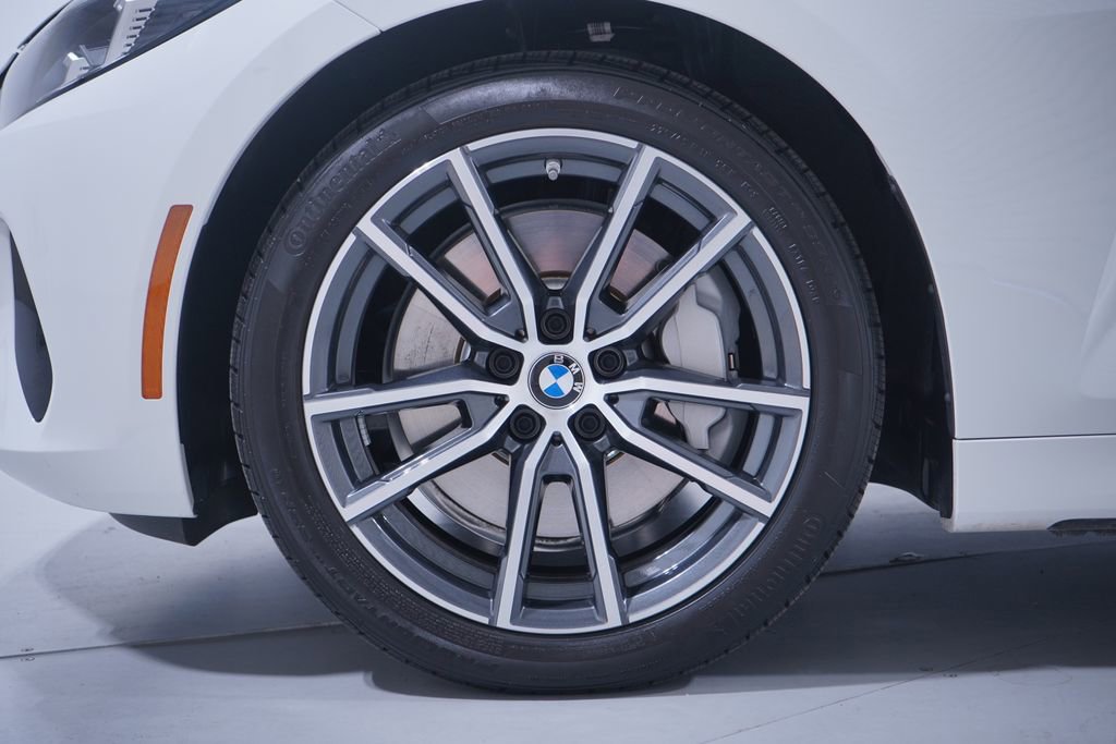 Used 2026 BMW 430i Coupe w/ Convenience Package image 2