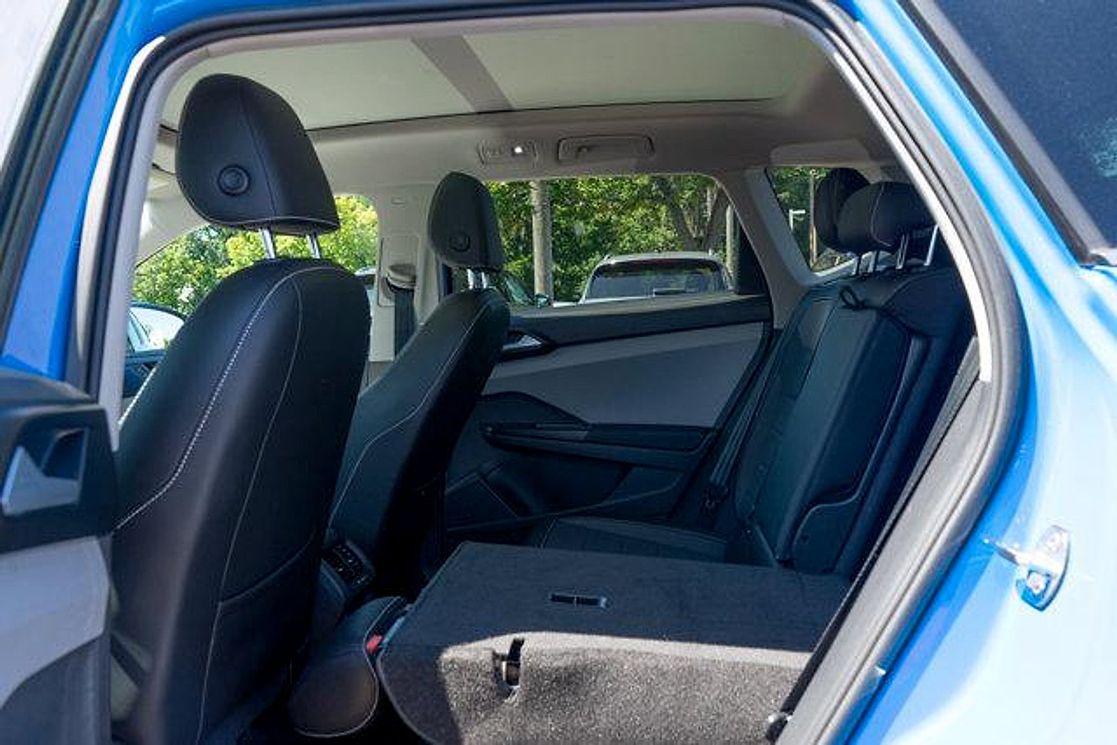 Certified 2023 Volkswagen Taos SE w/ Panoramic Sunroof Package AWD/4WD image 22