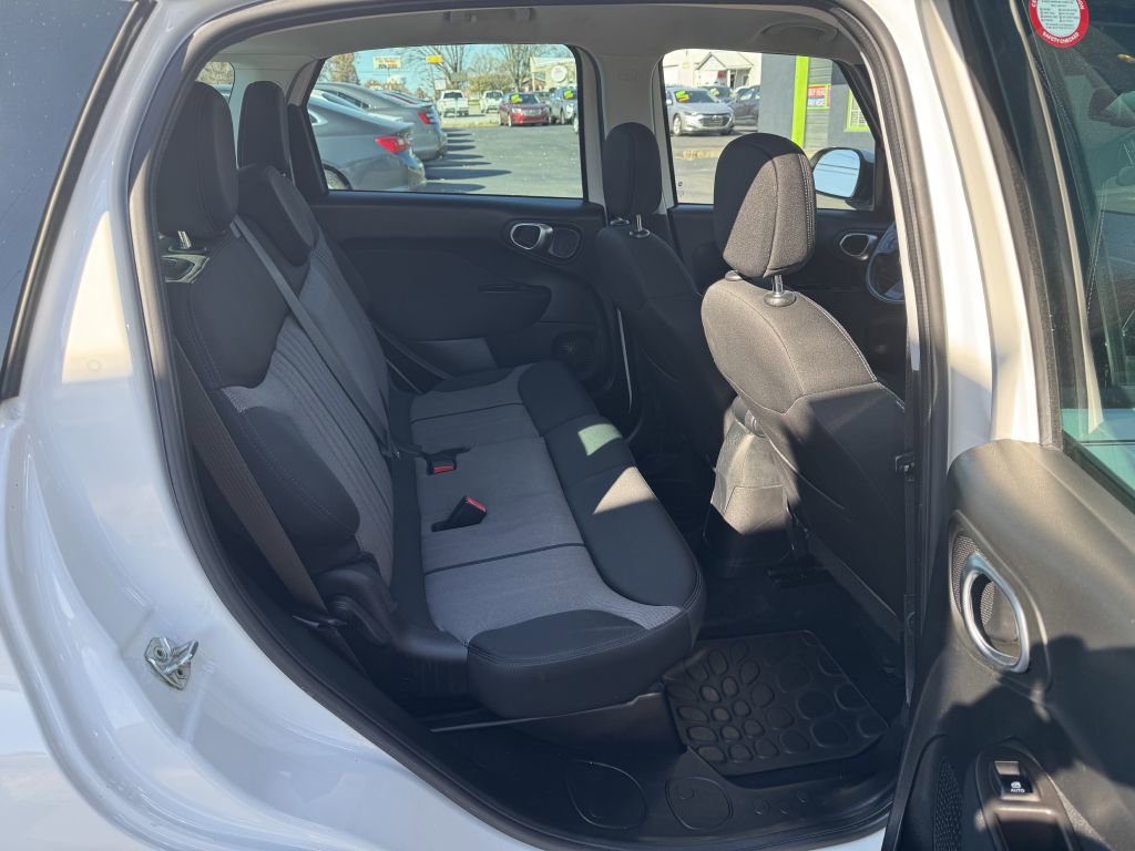 Used 2017 FIAT 500L Pop w/ Premium Package FWD image 10