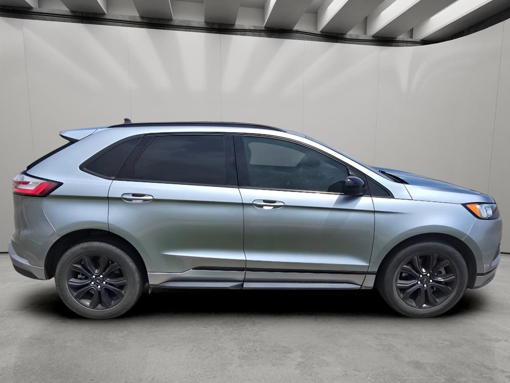 Used 2022 Ford Edge SE w/ Black Appearance Package AWD/4WD image 6
