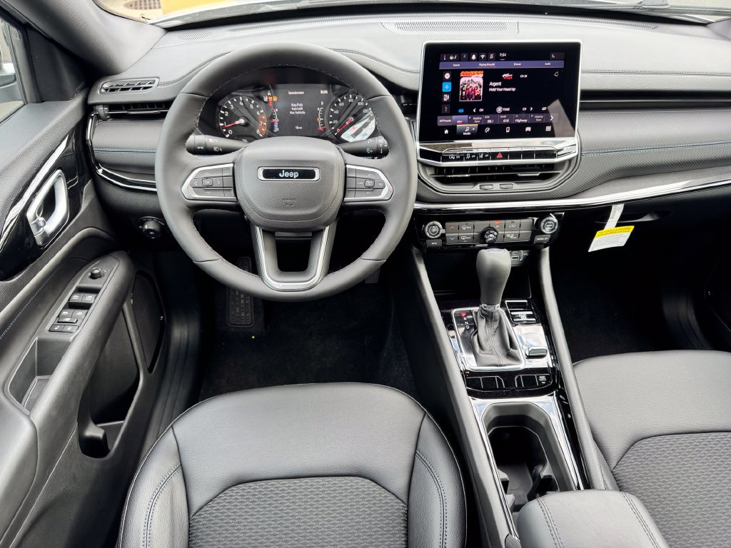 New 2026 Jeep Compass Latitude AWD/4WD image 18
