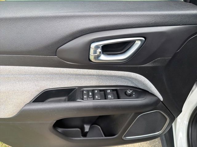 Used 2022 Jeep Compass Latitude image 18