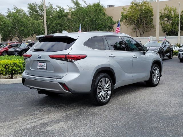 Used 2022 Toyota Highlander Platinum AWD/4WD image 4