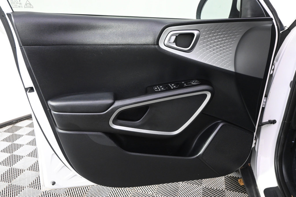 Used 2021 Kia Soul LX FWD image 22