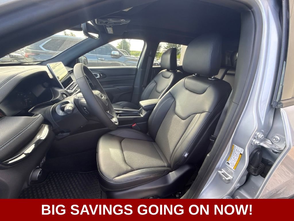 New 2026 Jeep Compass Latitude w/ Sun and Sound Group AWD/4WD image 12