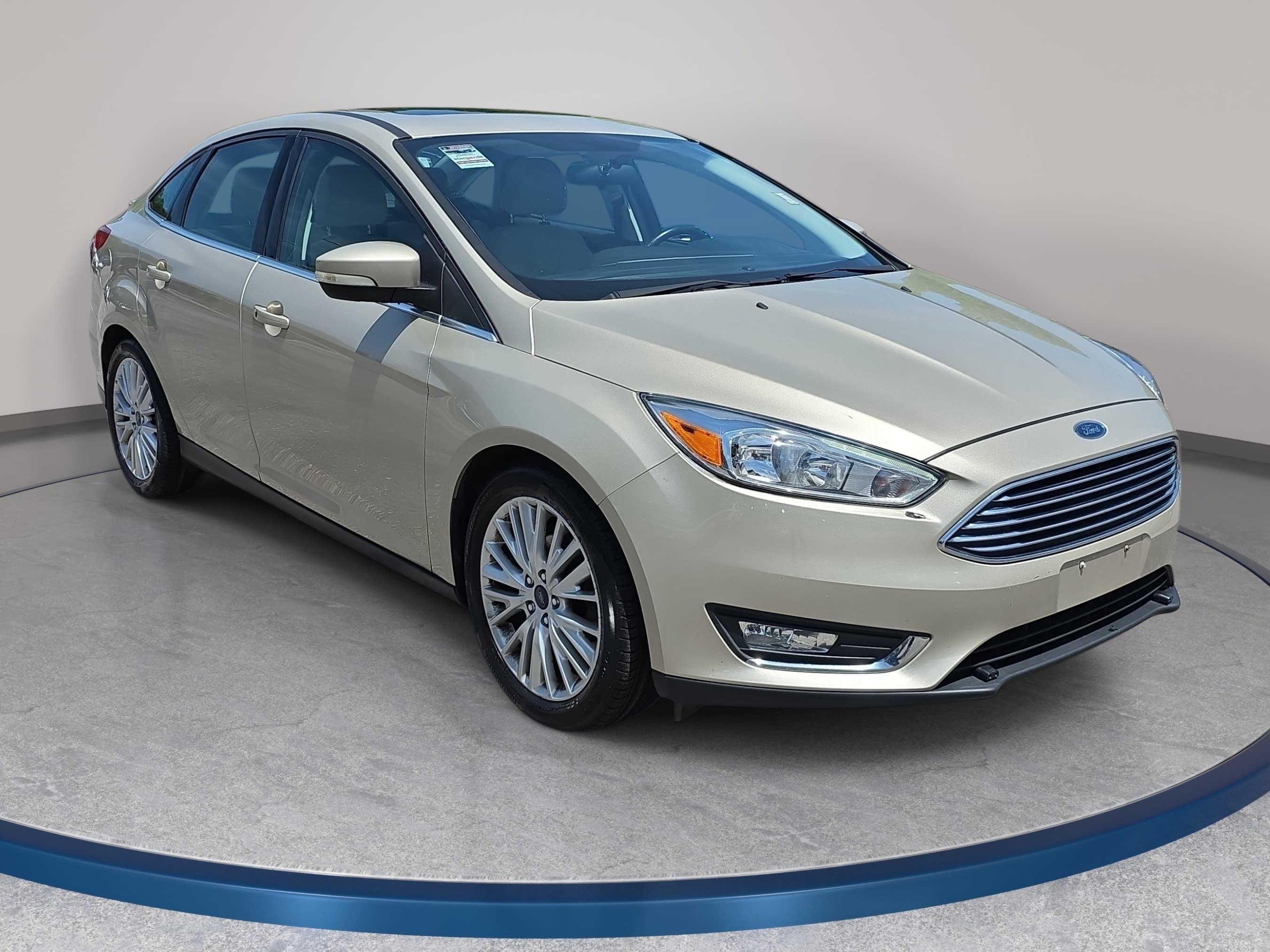 Used 2017 Ford Focus Titanium FWD image 3