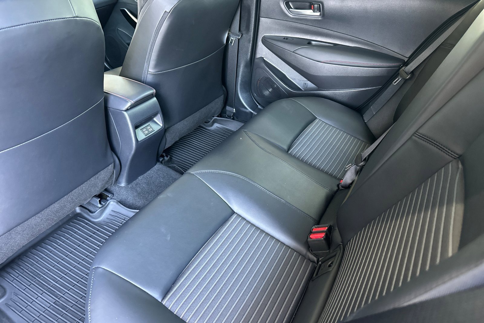 Used 2026 Toyota Corolla XSE FWD image 11