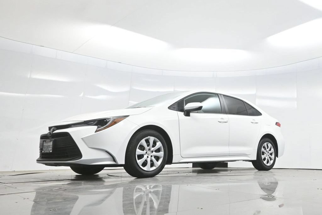 Used 2025 Toyota Corolla LE FWD image 61