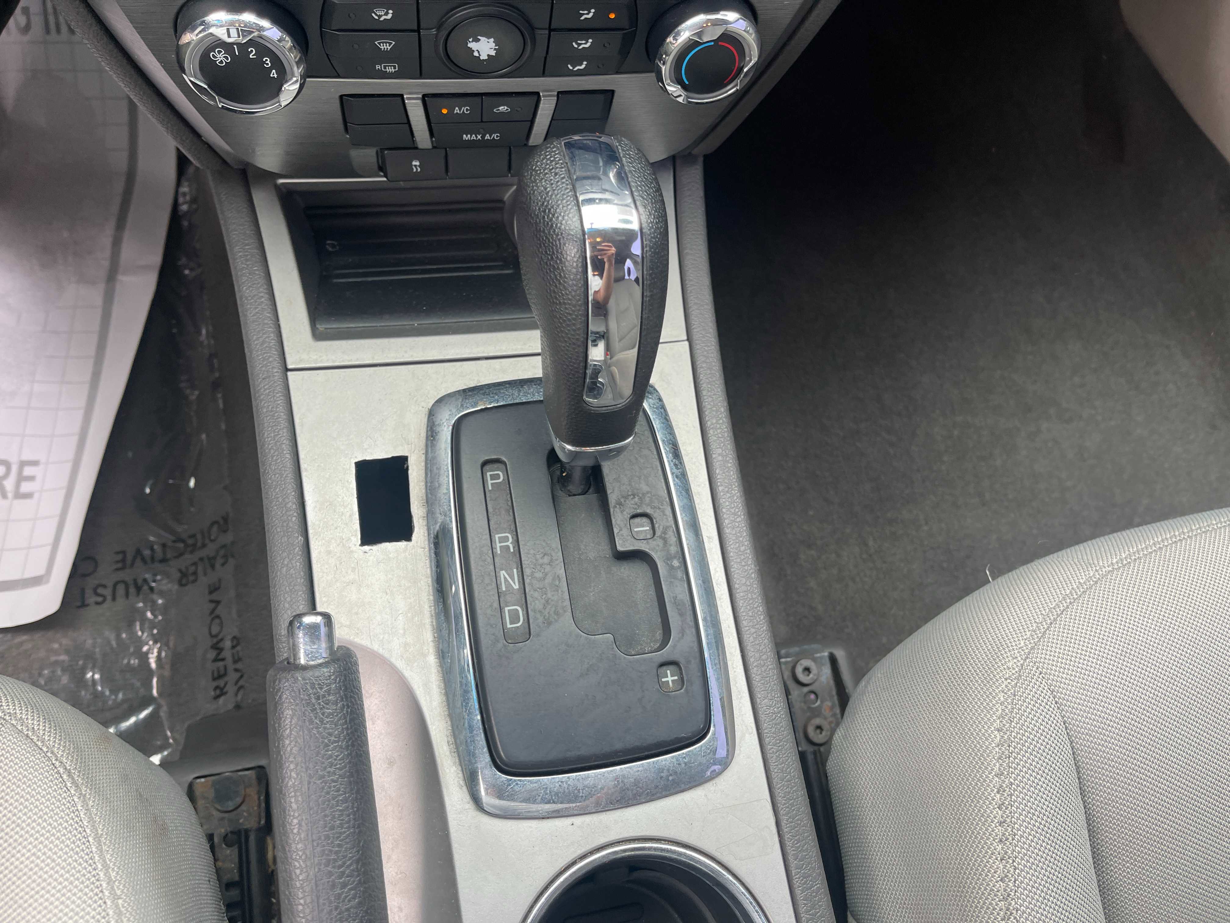 Used 2010 Ford Fusion SE FWD image 19