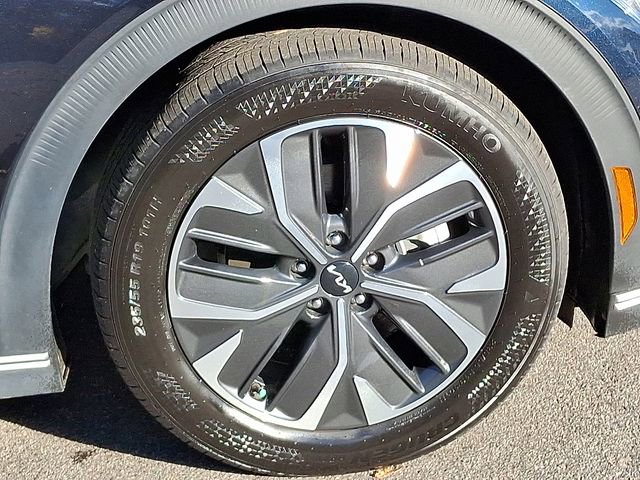 Used 2022 Kia EV6 Light image 10