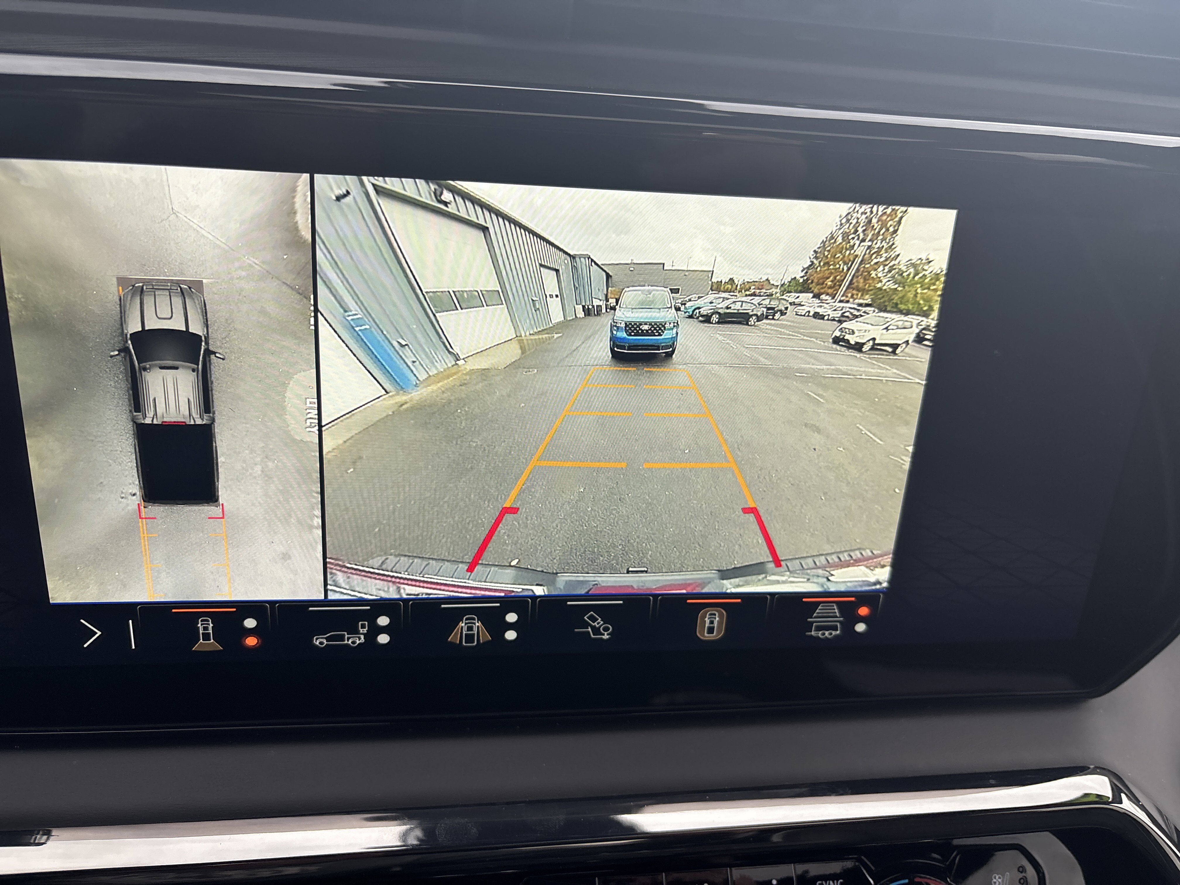 Used 2024 GMC Sierra 2500 AT4X image 27