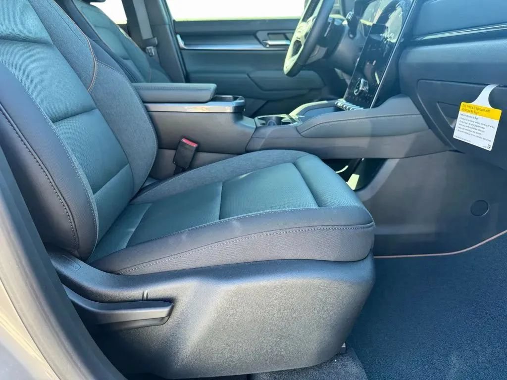 New 2026 GMC Terrain AT4 AWD/4WD image 13