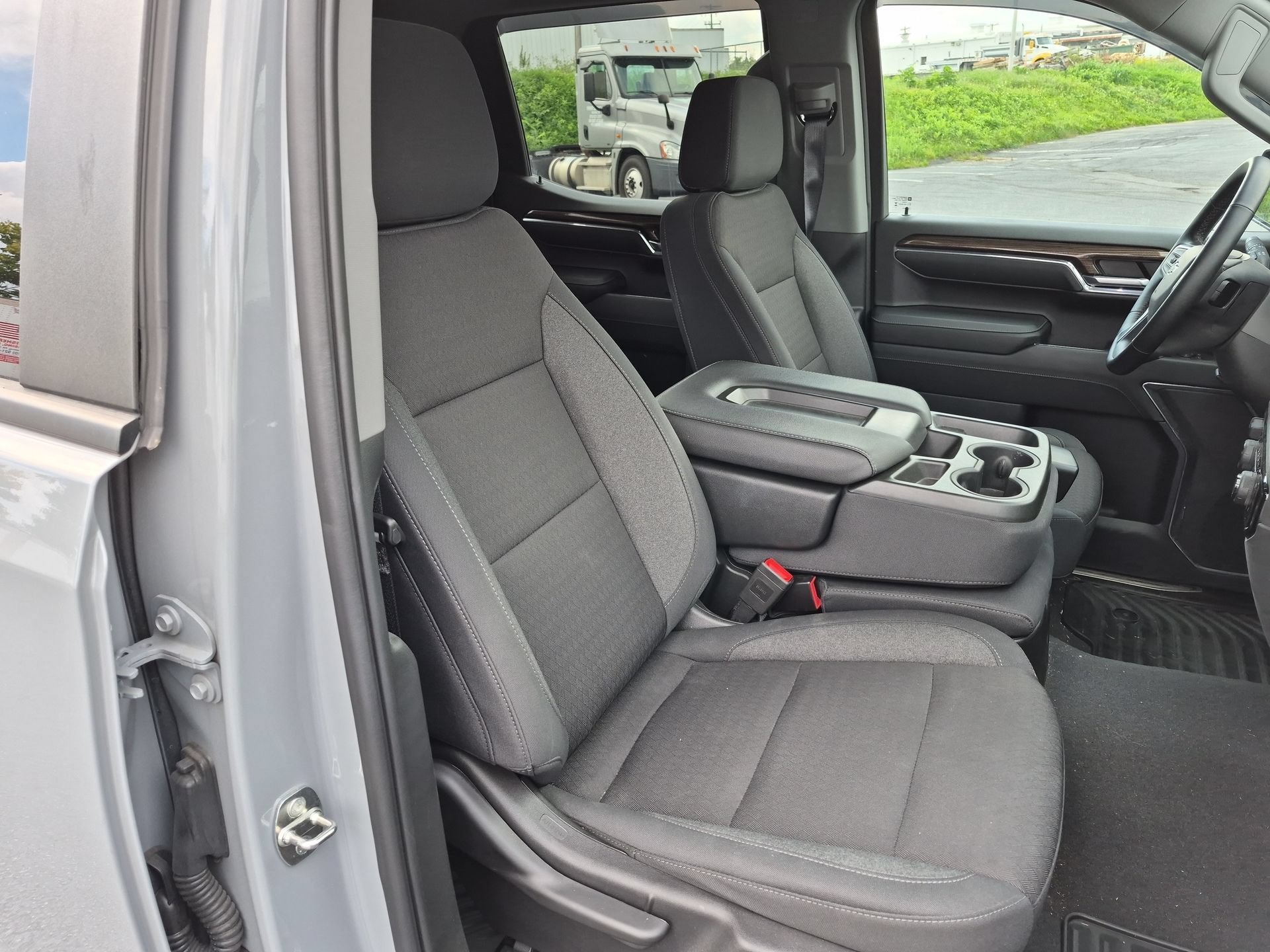 Certified 2024 Chevrolet Silverado 1500 RST w/ Z71 Off-Road Package AWD/4WD image 28