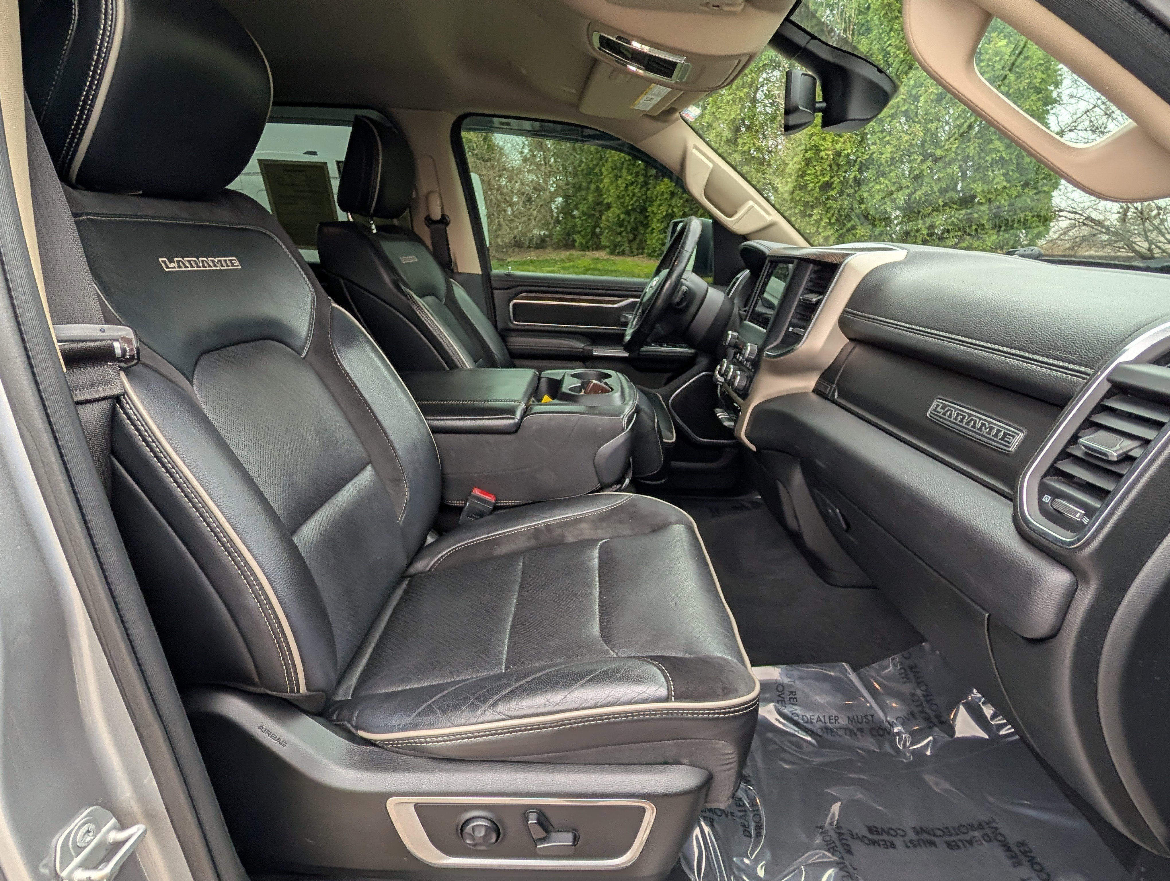 Used 2019 RAM 1500 Laramie image 12